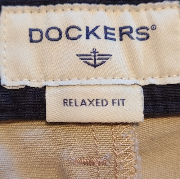 Dockers Men's Relaxed Fit Khakis, Size: 44x30, Color: Tan - Picture 9 of 11